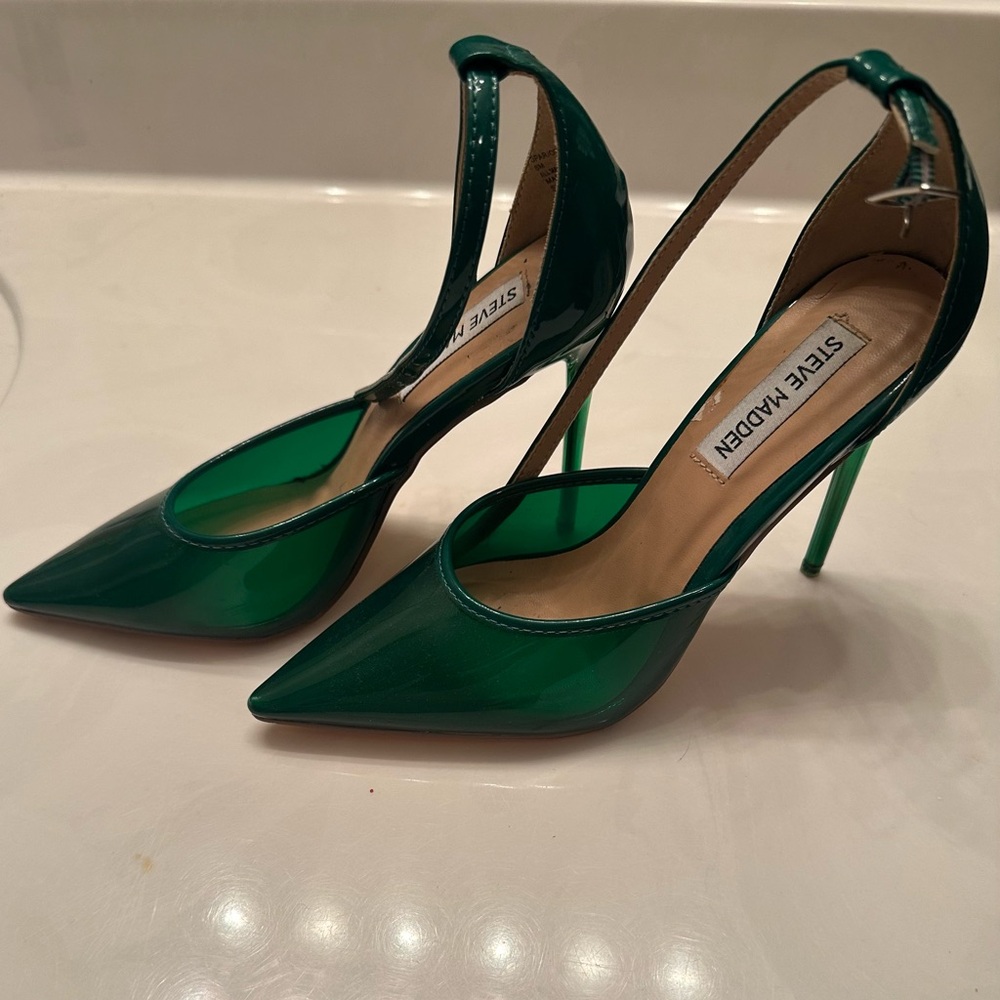 Steve Madden Green Stiletto Heels with Pointed Toe